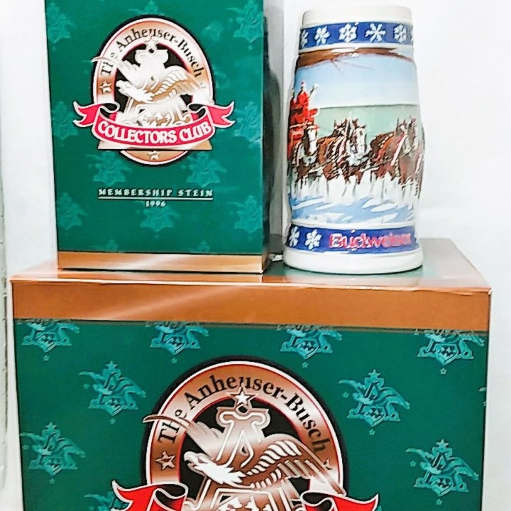 1995 Budweiser Clydesdales Holiday Beer Stein - Lighting the Way Home!
